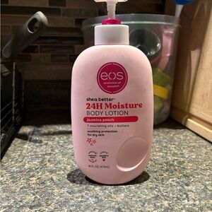 eos Pink Jasmine Peach Body Lotion